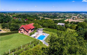 Stunning home in Ludbreg w/ Outdoor swimming pool and 2 Bedrooms